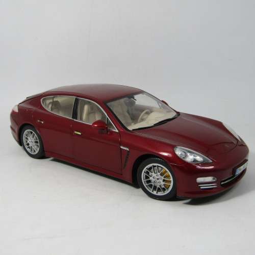 Norev Porsche Panamera 4s die-cast model car - mirrors repaired - scale 1/18
