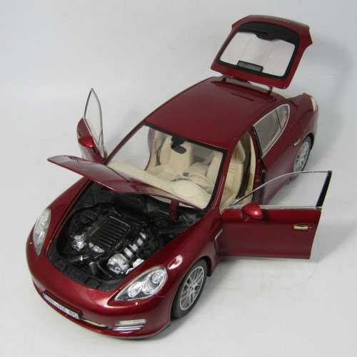 Norev Porsche Panamera 4s die-cast model car - mirrors repaired - scale 1/18