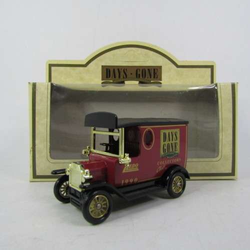 Lledo Days Gone 1920 Ford Model T van - 1990 Days Gone collectors club model car in box
