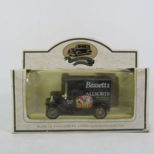 Lledo 1920 Ford Model T van - Bassets Liquorice allsorts promotional model car in box
