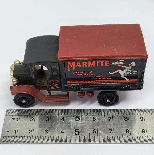 Days Gone Lledo #6 Marmite Dennis delivery van model car