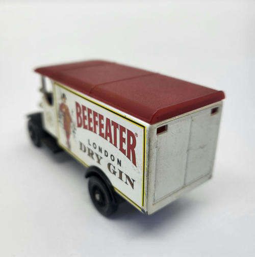 Days Gone Lledo #6 Beefeater gin 1931 Morris van model car