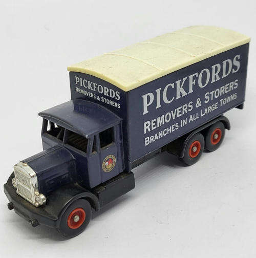 Days Gone Lledo #10 Pickfords 1937 Scammell truck model car