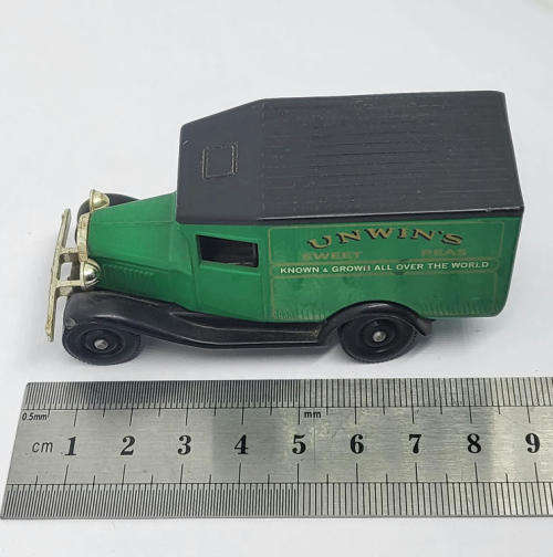 Days Gone Lledo #18 Ford Model A van - Unwins sweet peas model car