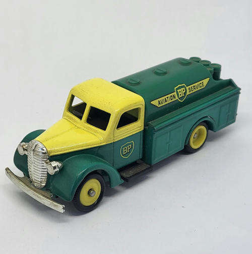 Days Gone Lledo #8 BP Aviation 1939 Ford tanker model car