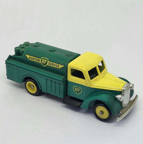 Days Gone Lledo #8 BP Aviation 1939 Ford tanker model car