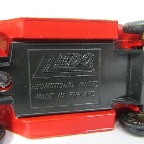 Lledo 1920 Ford Model T van - Kleenex travel tissues promotional model car in box