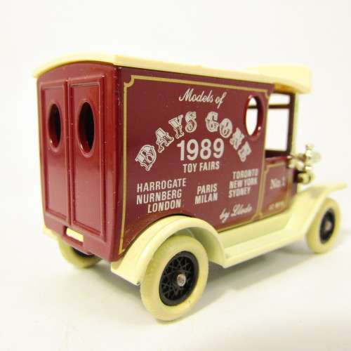 Lledo Days Gone 1920 Ford Model T van - 1989 Days Gone Toy Fairs model car in box