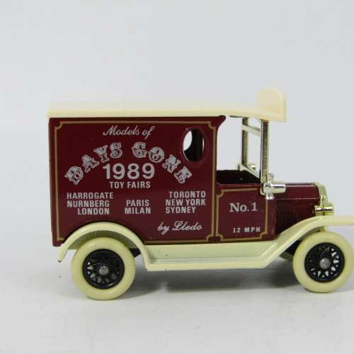 Lledo Days Gone 1920 Ford Model T van -1989 Days Gone toy fairs model car in box
