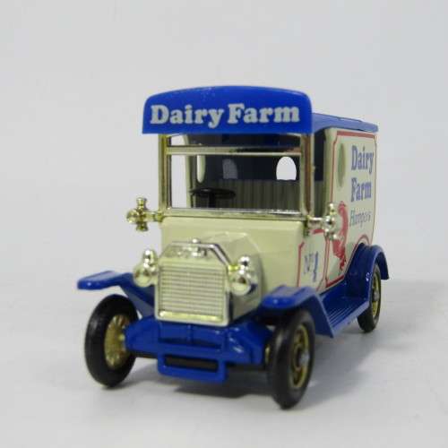 Lledo 1920 Ford Model T van - Dairy Farm Hampers model car in box
