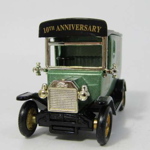 Lledo 1920 Ford Model T van - 1992 Days Gone Collectors Club model car in box