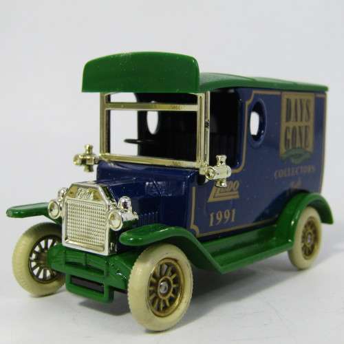 Lledo 1920 Ford Model T van - 1991 Days Gone Collectors Club model car in box
