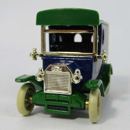 Lledo 1920 Ford Model T van - 1991 Days Gone Collectors Club model car in box