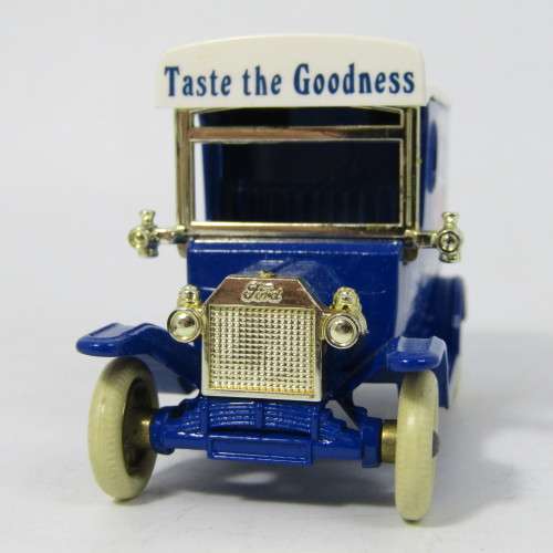 Lledo 1920 Ford Model T van - Wells Drinks Ltd. promotional model car in box