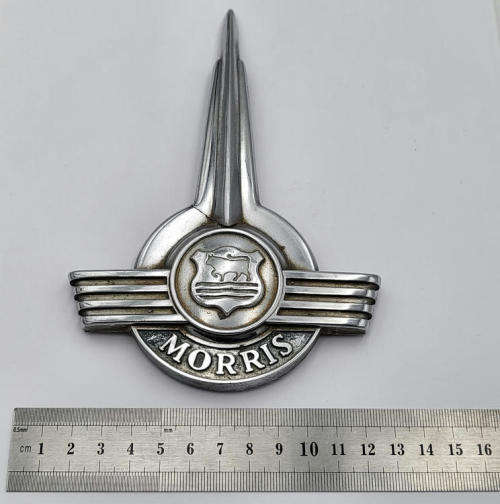 Vintage Morris Minor badge - Bonnet - Small crack