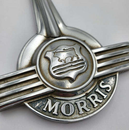 Vintage Morris Minor badge - Bonnet - Small crack