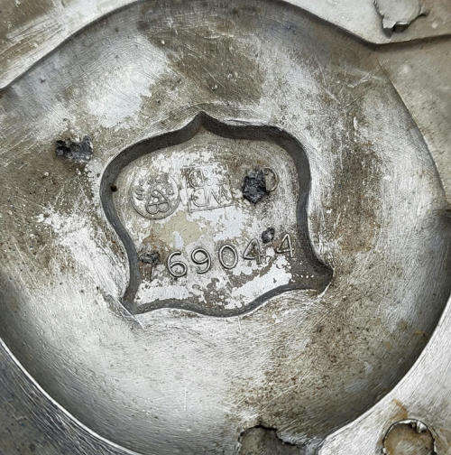 Vintage Morris Minor badge - Bonnet - Small crack