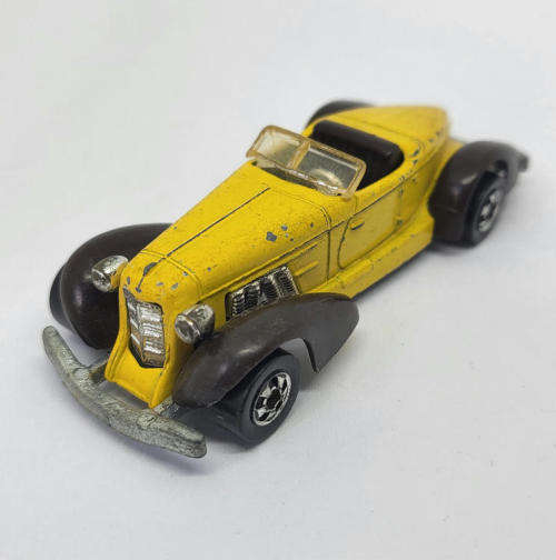 Hot Wheels Auburn 852 toy car