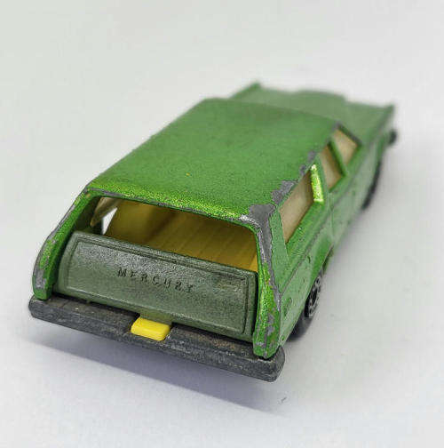 Matchbox Superfast #74 Cougar Villager toy car - Opening rear