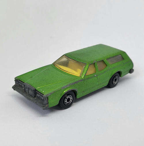 Matchbox Superfast #74 Cougar Villager toy car - Opening rear