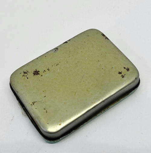 Vintage Meritone gramophone needles tin - Some contents