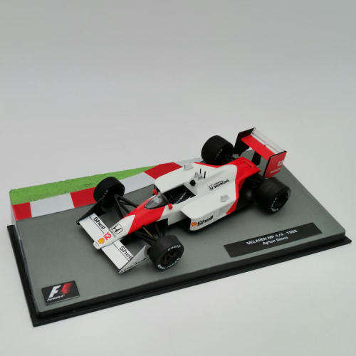 Formula 1 McLaren MP4/4 - 1988 die-cast racing model car - #12 Ayrton Senna - scale 1/43