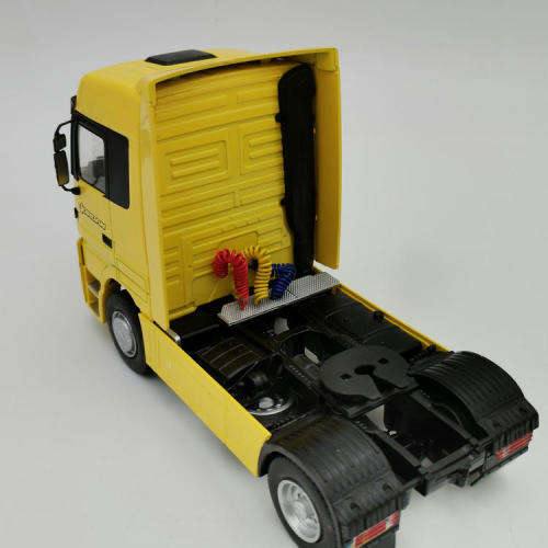 Formula 1 Mercedes-Benz Actros F1 transporter truck - Jordan Honda ` Bitten Heroes ` - scale 1/43