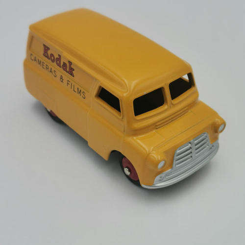 DeAgostini Dinky Toys #480 Bedford 10CWT Kodak Van toy car in box