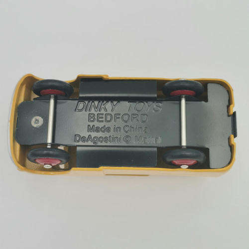 DeAgostini Dinky Toys #480 Bedford 10CWT Kodak Van toy car in box