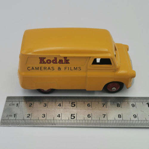 DeAgostini Dinky Toys #480 Bedford 10CWT Kodak Van toy car in box