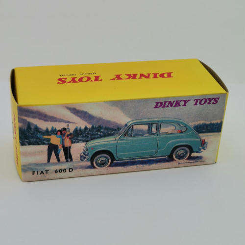 DeAgostini Dinky Toys #520 Fiat 600 D toy car in box