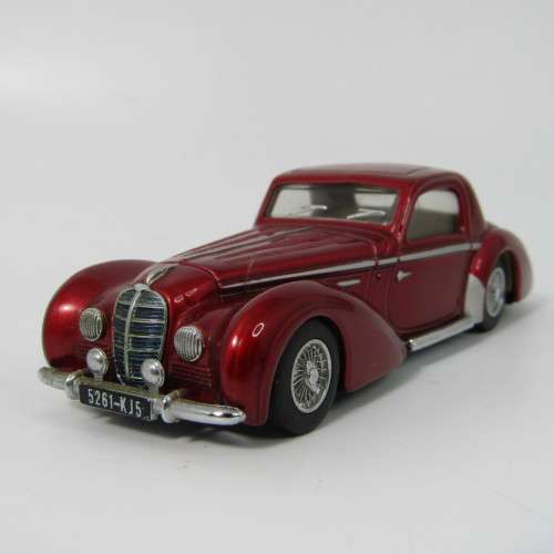 Matchbox Dinky 1946 Delahaye 145 Chapron die-cast model car