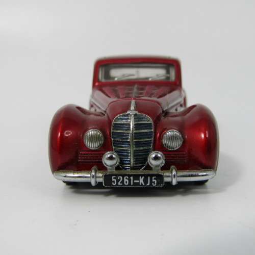 Matchbox Dinky 1946 Delahaye 145 Chapron die-cast model car