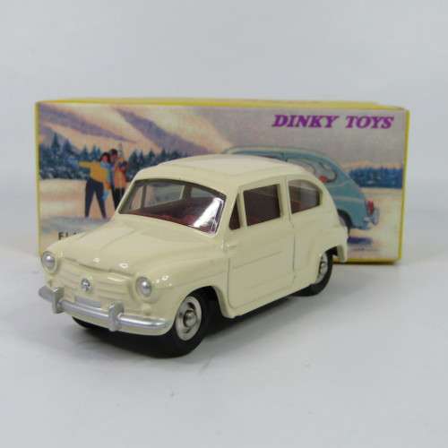 DeAgostini Dinky Toys Fiat 600 D toy car in box