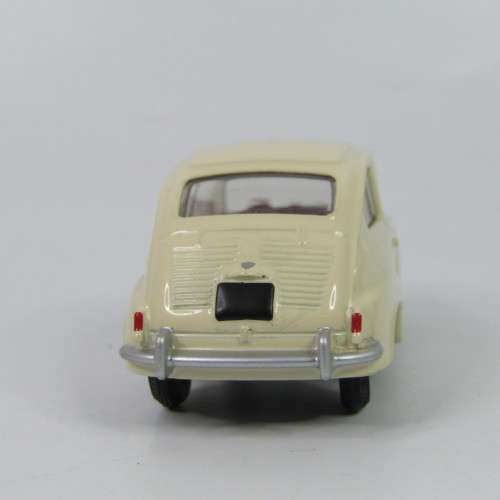 DeAgostini Dinky Toys Fiat 600 D toy car in box