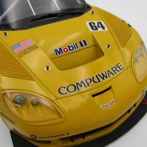 AutoArt Chevrolet Corvette C6R Le Mans #64 Magnussen racing model car - scale 1/18 - broken mirror