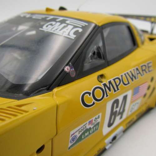 AutoArt Chevrolet Corvette C6R Le Mans #64 Magnussen racing model car - scale 1/18 - broken mirror