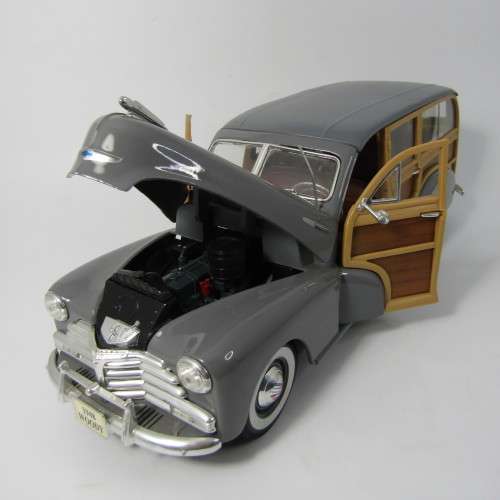 Maisto 1948 Woody Chevy Fleetmaster die-cast model car - scale 1/18