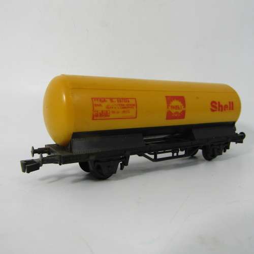 Lima HO scale FS Italia Shell tanker wagon