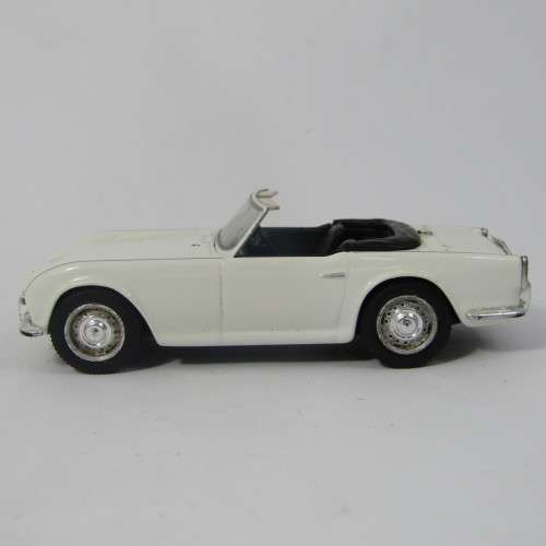 Vanguards Triumph TR4 die-cast model car - scale 1/43