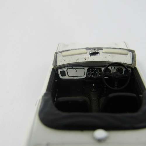 Vanguards Triumph TR4 die-cast model car - scale 1/43