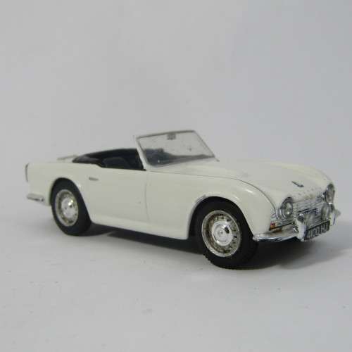 Vanguards Triumph TR4 die-cast model car - scale 1/43