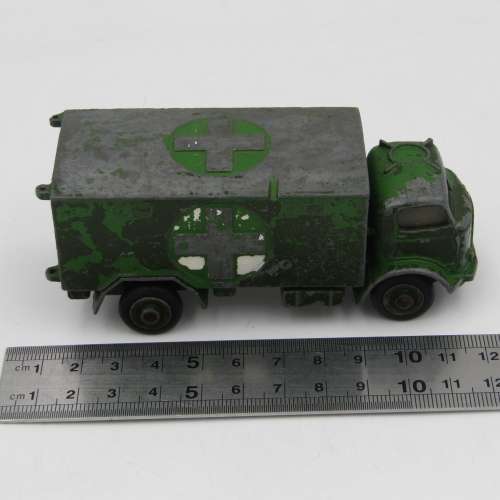 Meccano Ltd Dinky Toys #626 Military Ambulance Die-cast truck