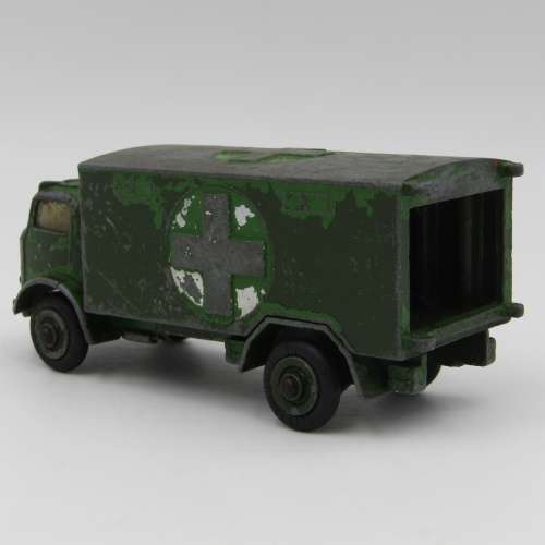 Meccano Ltd Dinky Toys #626 Military Ambulance Die-cast truck