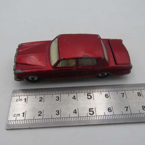 Lesney Matchbox series #24 Rolls Royce silver shadow toy car - opening rear