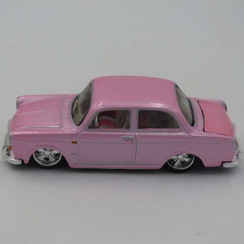 Maisto 1967 Volkswagen 1500 toy car - G. Ridez edition