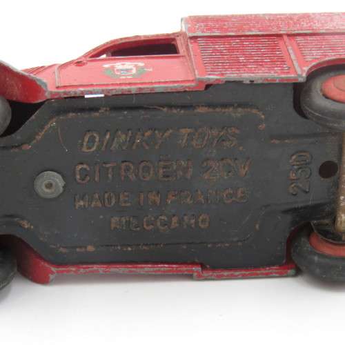 Meccano Dinky Toys #250 Citroen 2CV toy car - made in France
