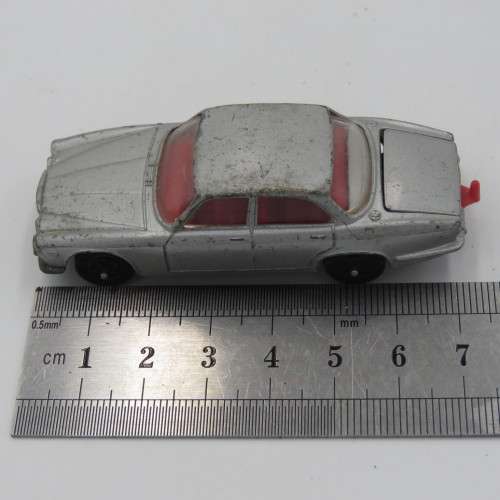 Corgi Juniors Wizz wheels Jaguar XJ6 toy car - opening rear