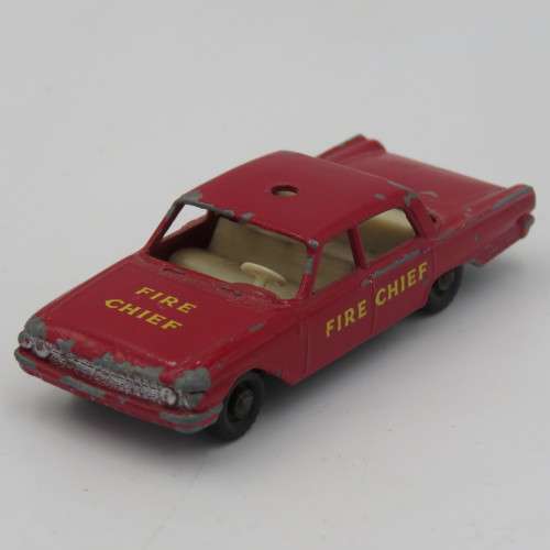 Lesney Matchbox #59 Ford Fairlane Fire chiefs car