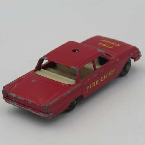 Lesney Matchbox #59 Ford Fairlane Fire chiefs car